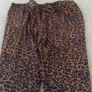 Leopard print leggings